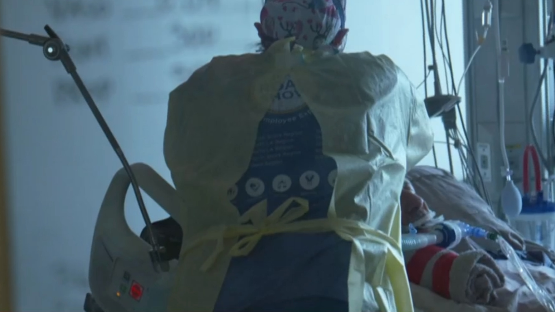 Watch CBS Evening News: COVID surge pushes Louisiana hospitals to the