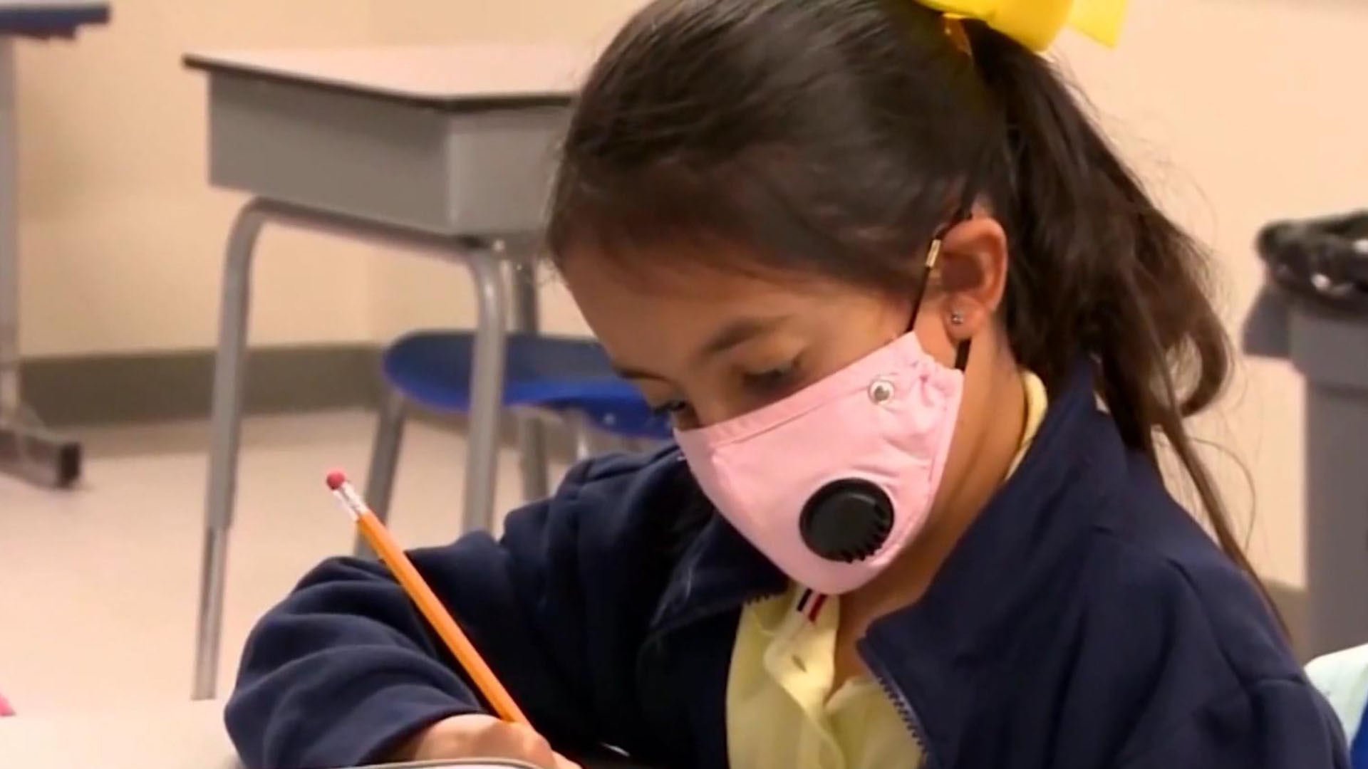 Watch CBS Mornings Parents sue over mask mandate ban in Florida ...