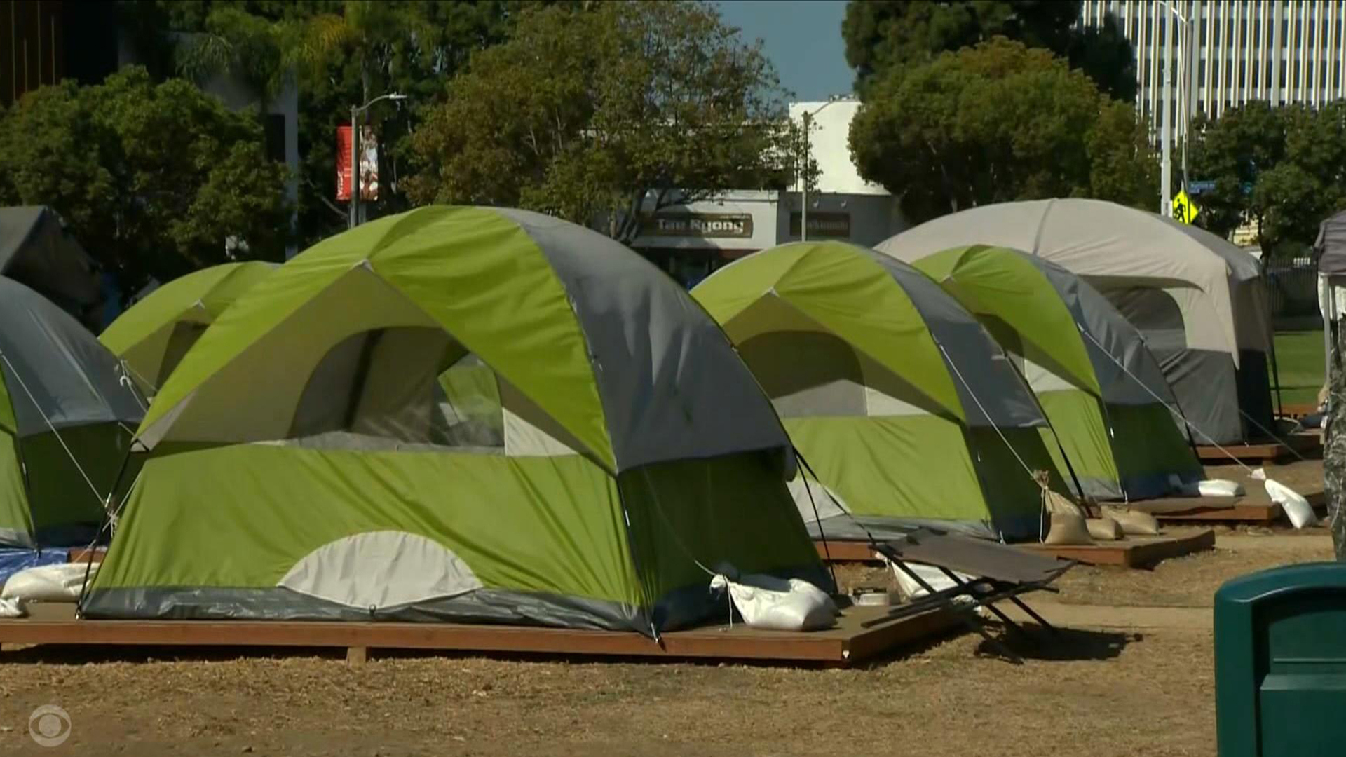 Watch CBS Evening News Program provides tents for homeless veterans