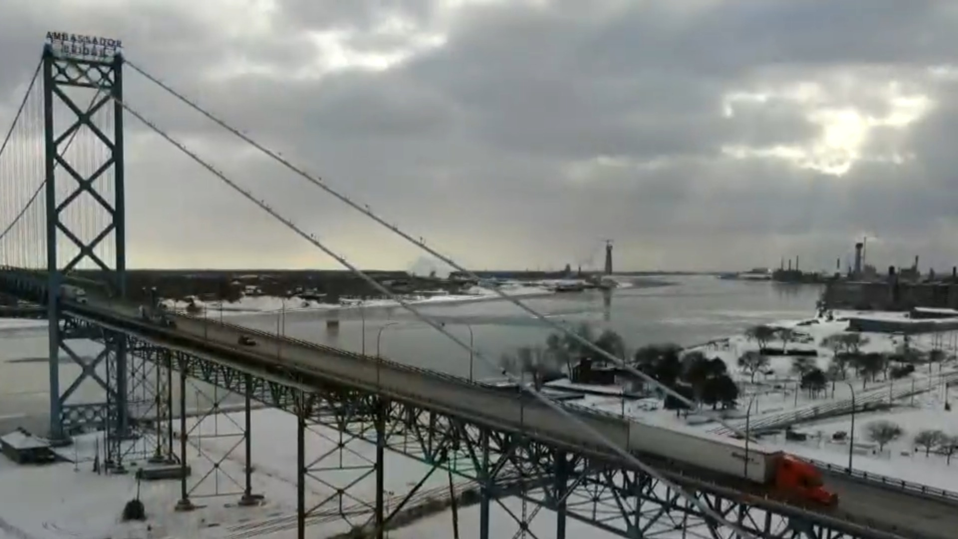 Watch CBS Evening News: U.S.-Canada bridge reopens after police remove ...