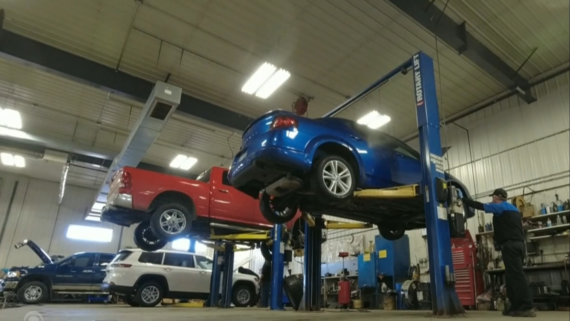 Watch CBS Evening News Car dealership shines despite supply chain