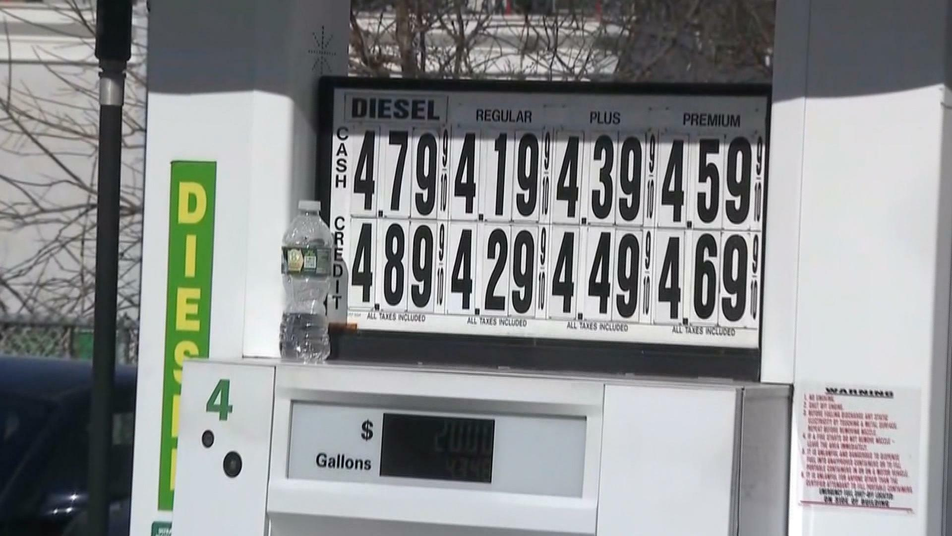 Watch CBS Mornings Soaring gas prices hit drivers and airlines Full