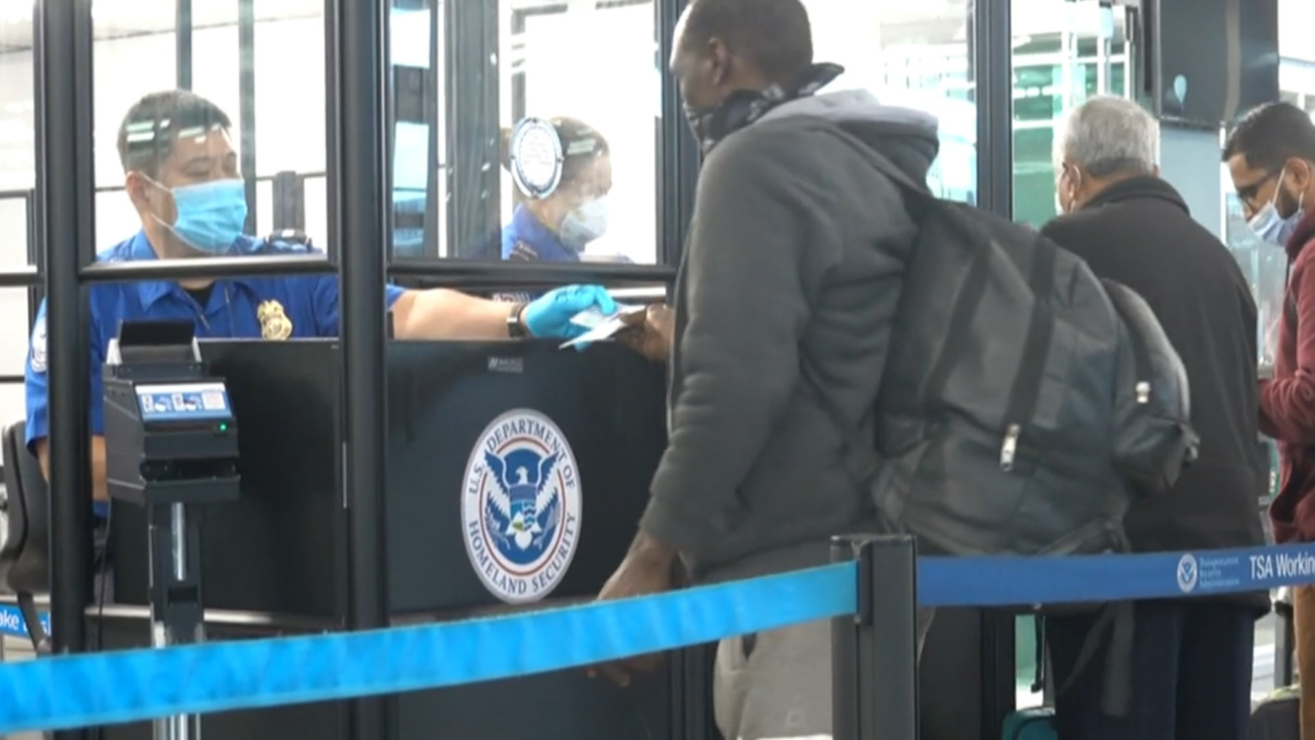 Watch CBS Evening News TSA extends its mask mandate until April 18