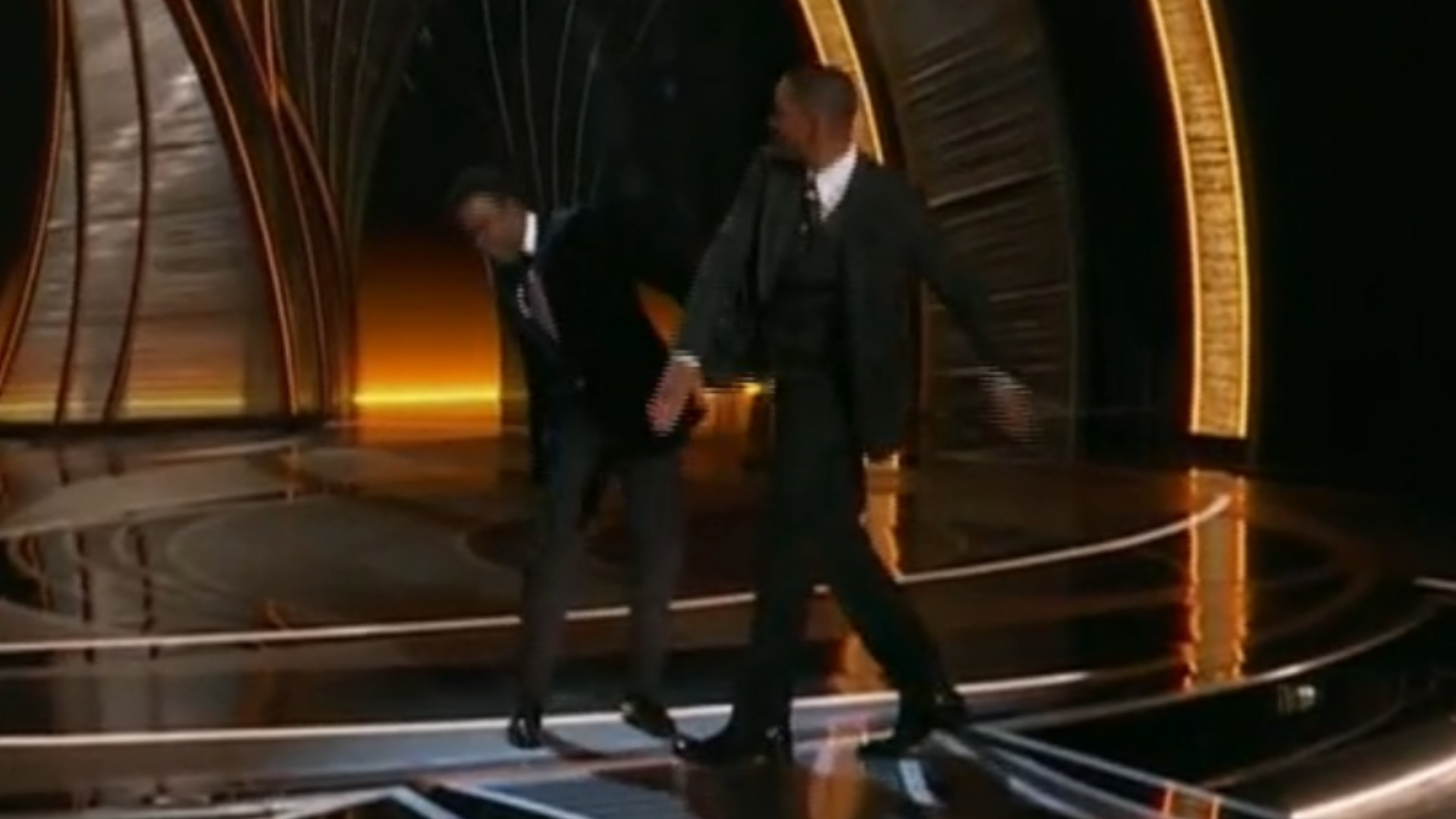 Watch Cbs Evening News Will Smith Slaps Chris Rock On Stage At Oscars Full Show On Paramount Plus