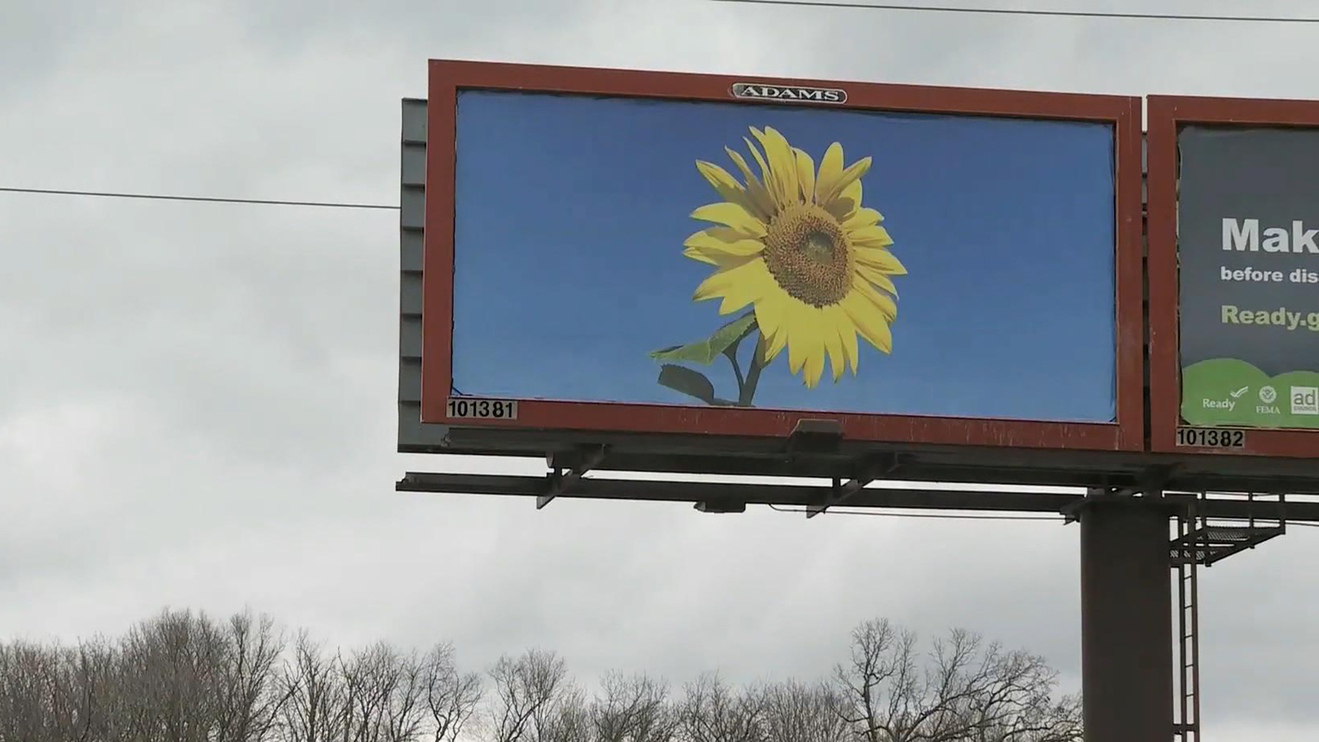 Watch CBS Evening News Billboards in U.S. honoring Ukraine pop up