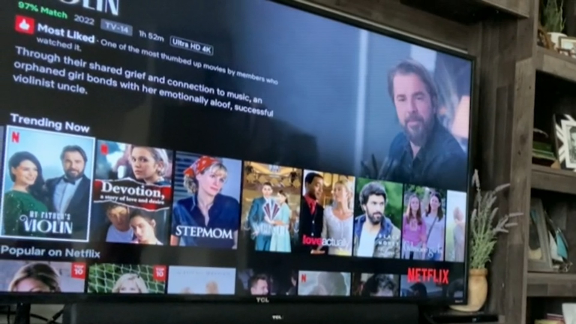 Watch CBS Evening News Netflix stock drops after subscriber loss