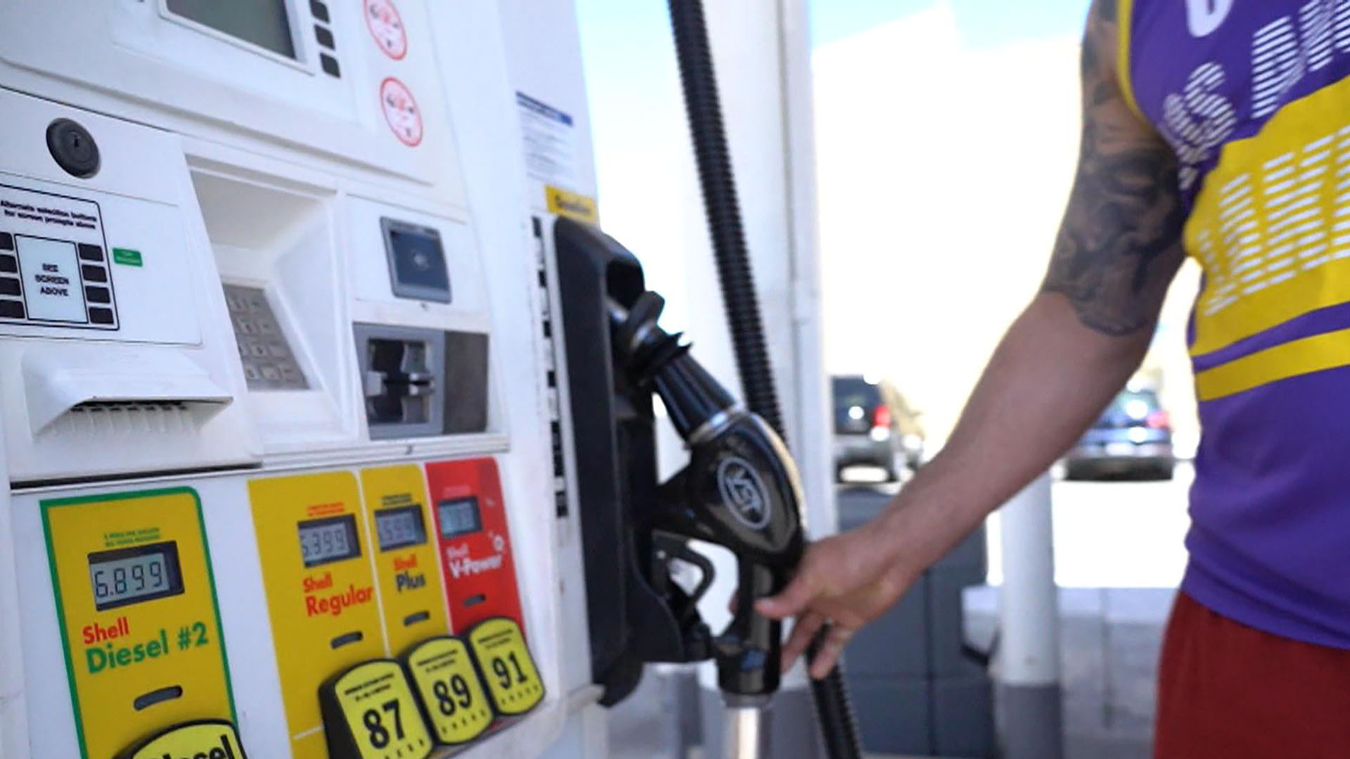 Watch CBS Saturday Morning What's fueling high gas prices Full show
