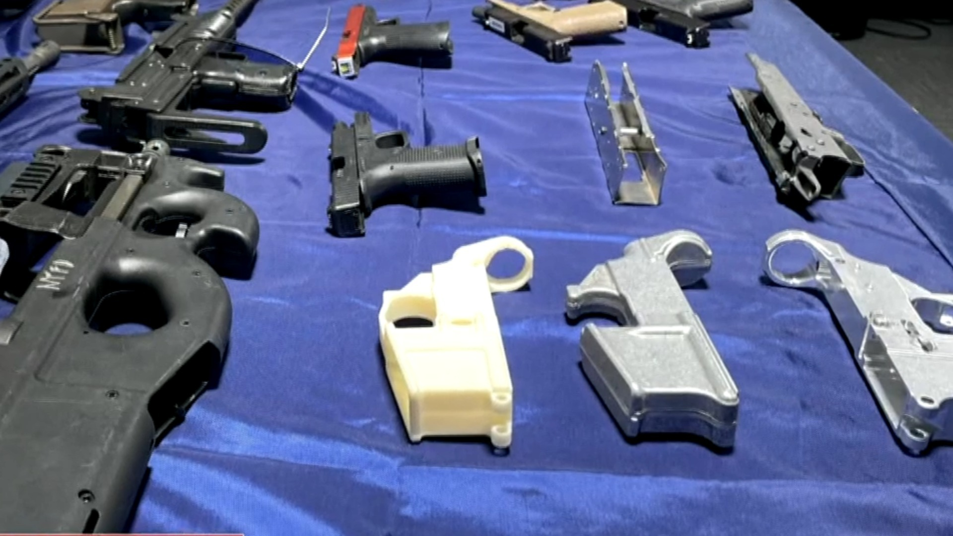 Watch CBS Evening News Officials More guns on U.S. streets than ever