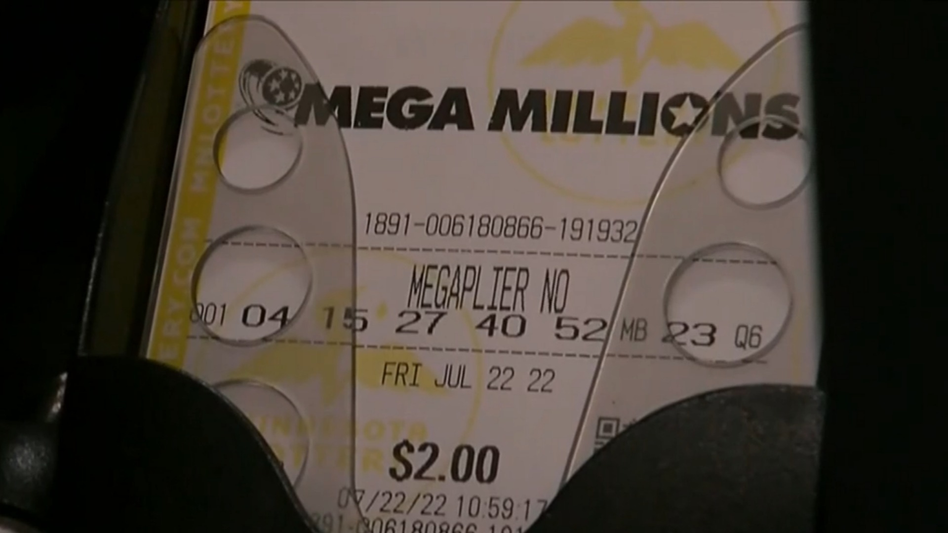 Watch CBS Evening News Winning Mega Millions ticket sold in Illinois