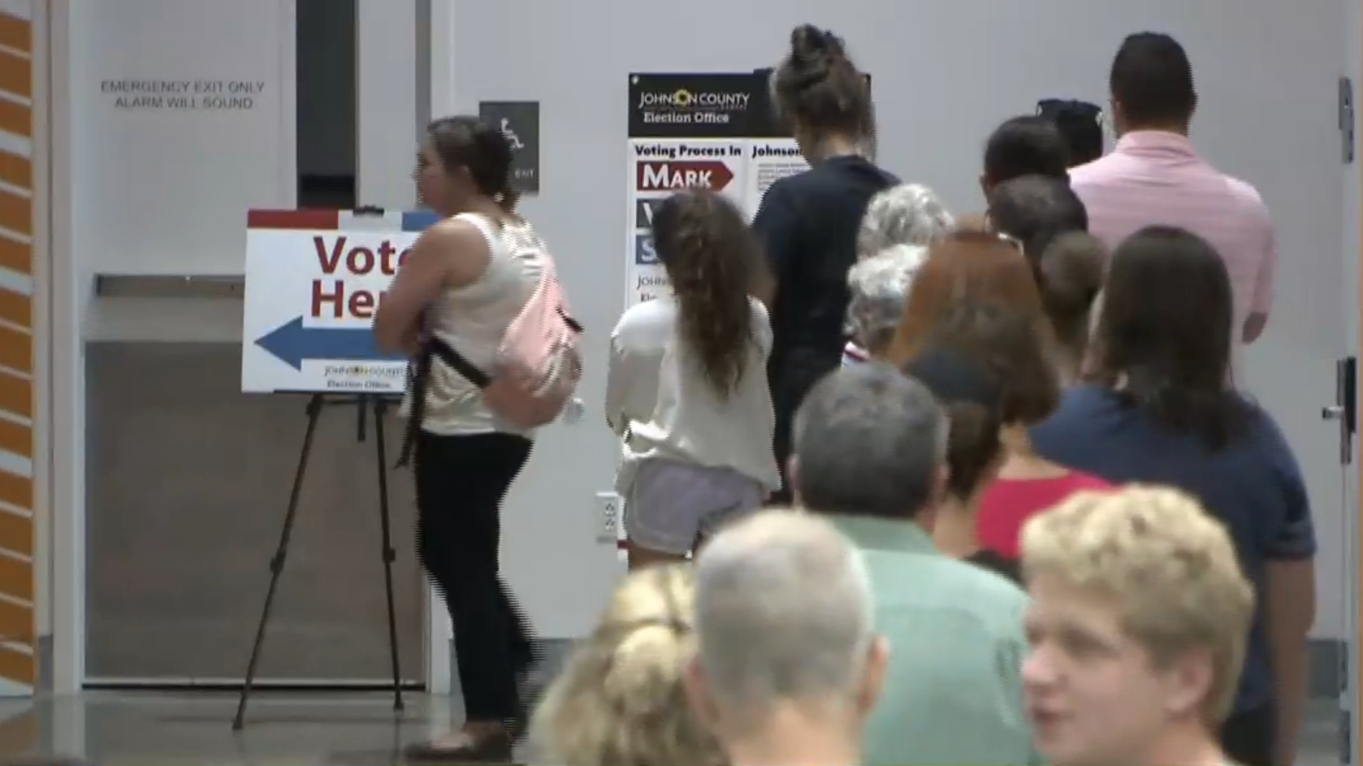 Watch CBS Evening News Kansas voters cast ballots on abortion rights