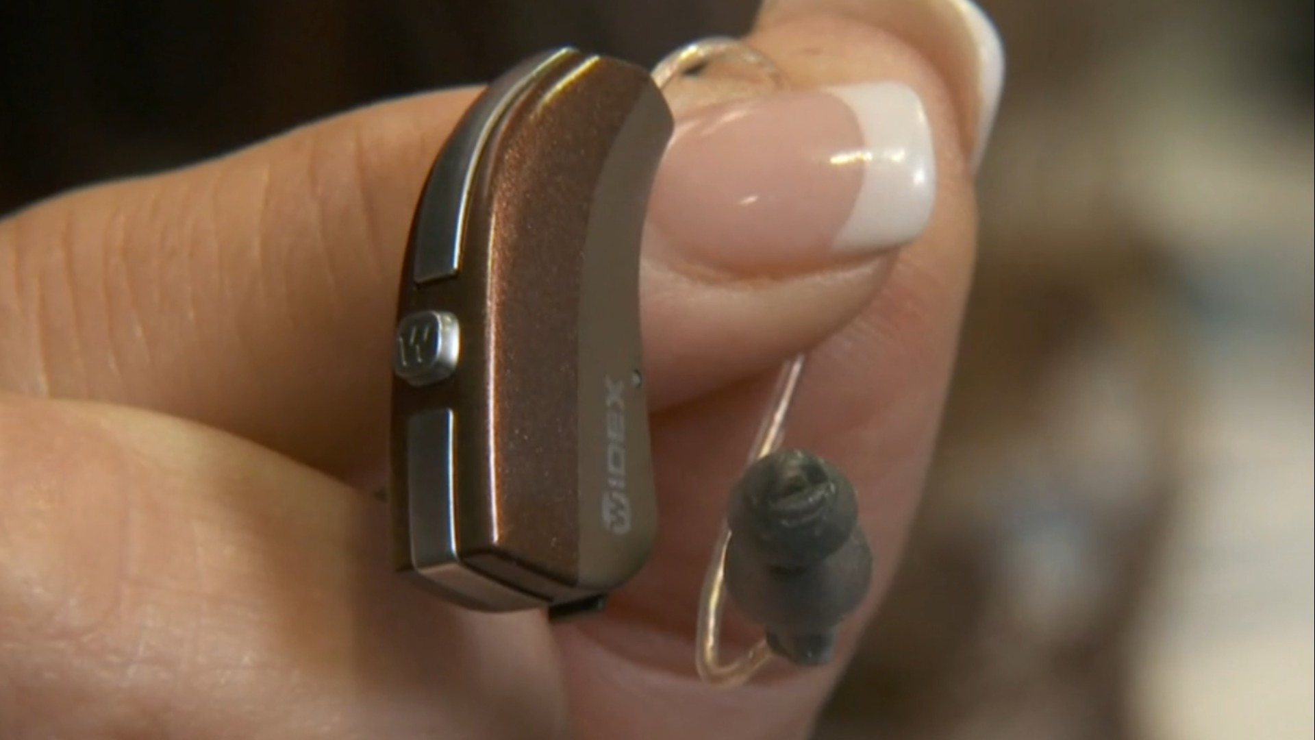 Watch CBS Evening News FDA clears path for overthecounter hearing