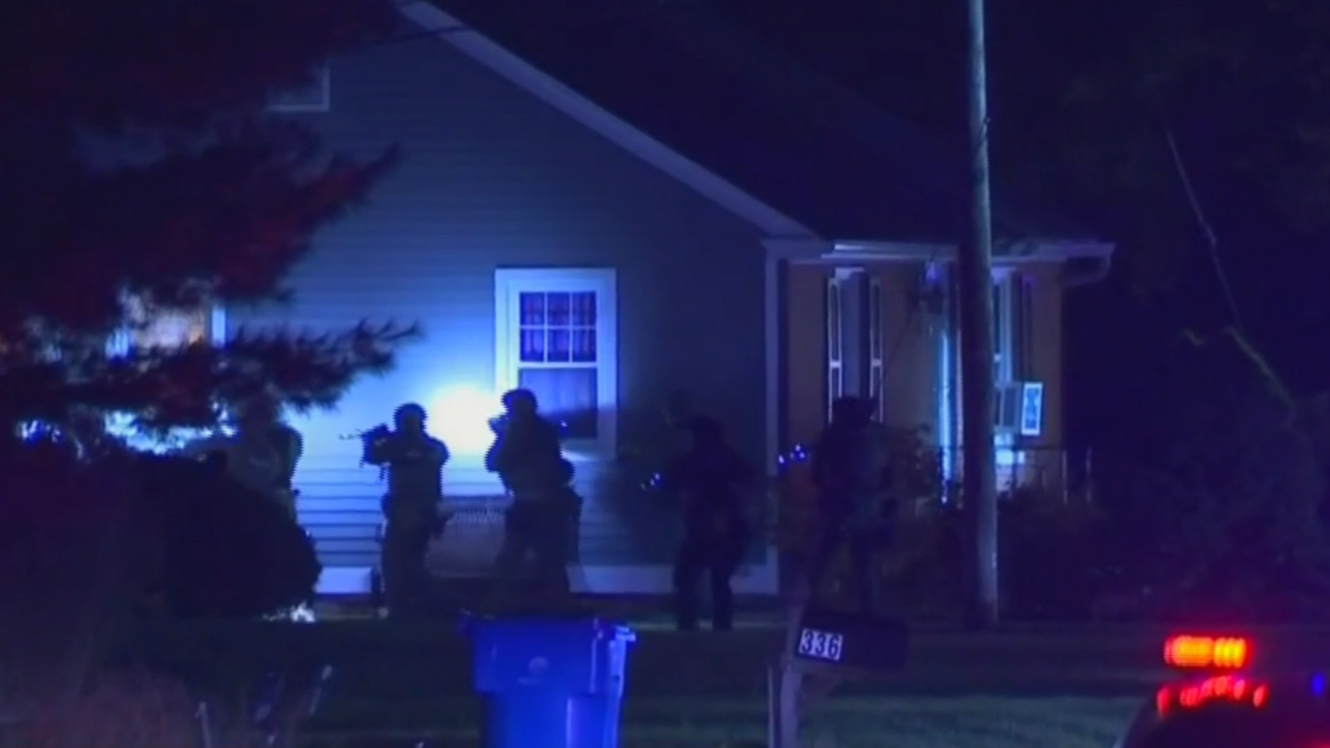 Watch CBS Evening News: 2 officers killed in Connecticut shooting