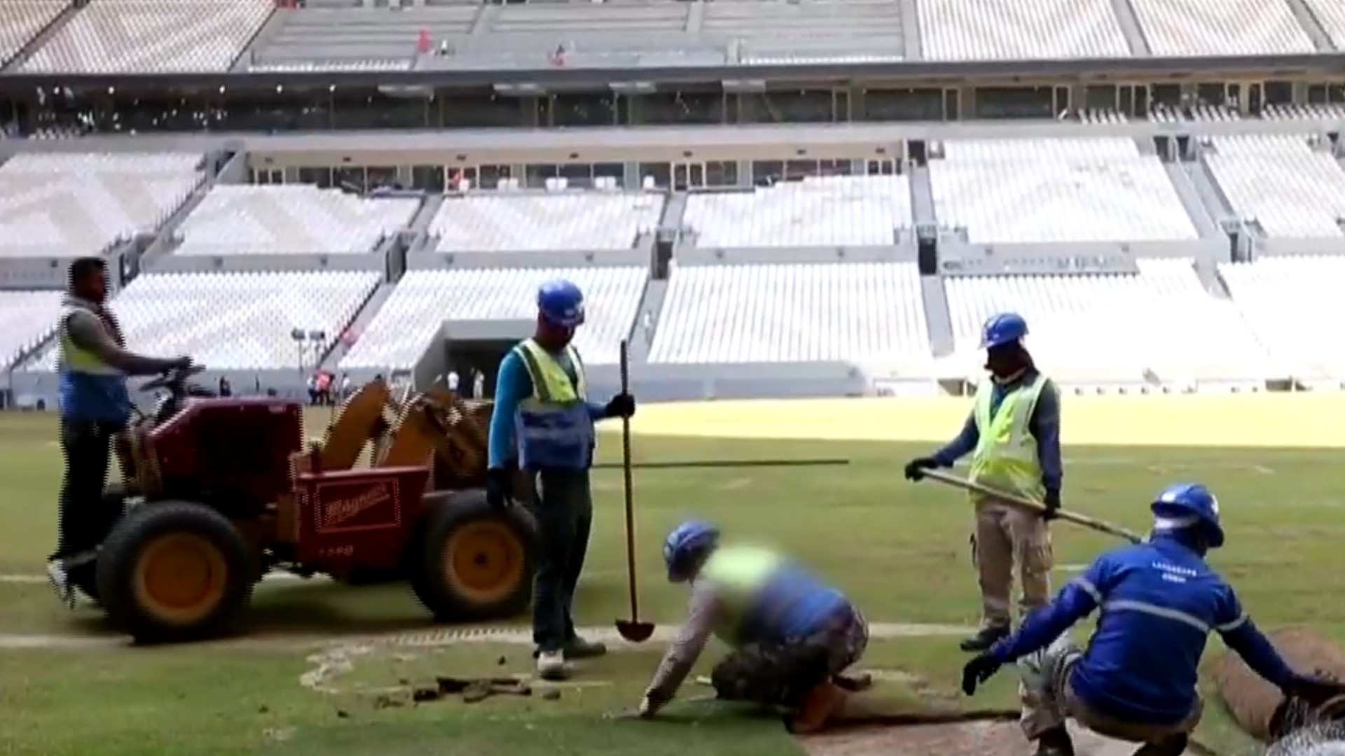 Watch CBS Evening News: Qatar accused of labor abuses ahead of World Cup -  Full show on CBS