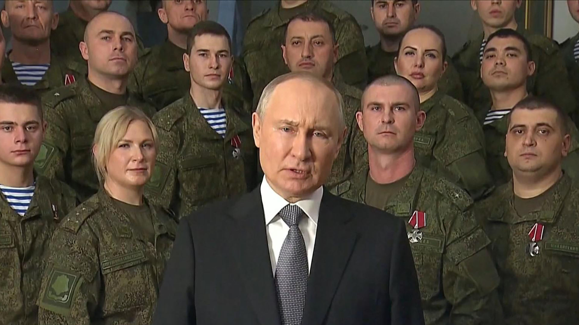 Watch CBS Evening News: Russia won't let Ukraine end 2022 in peace ...