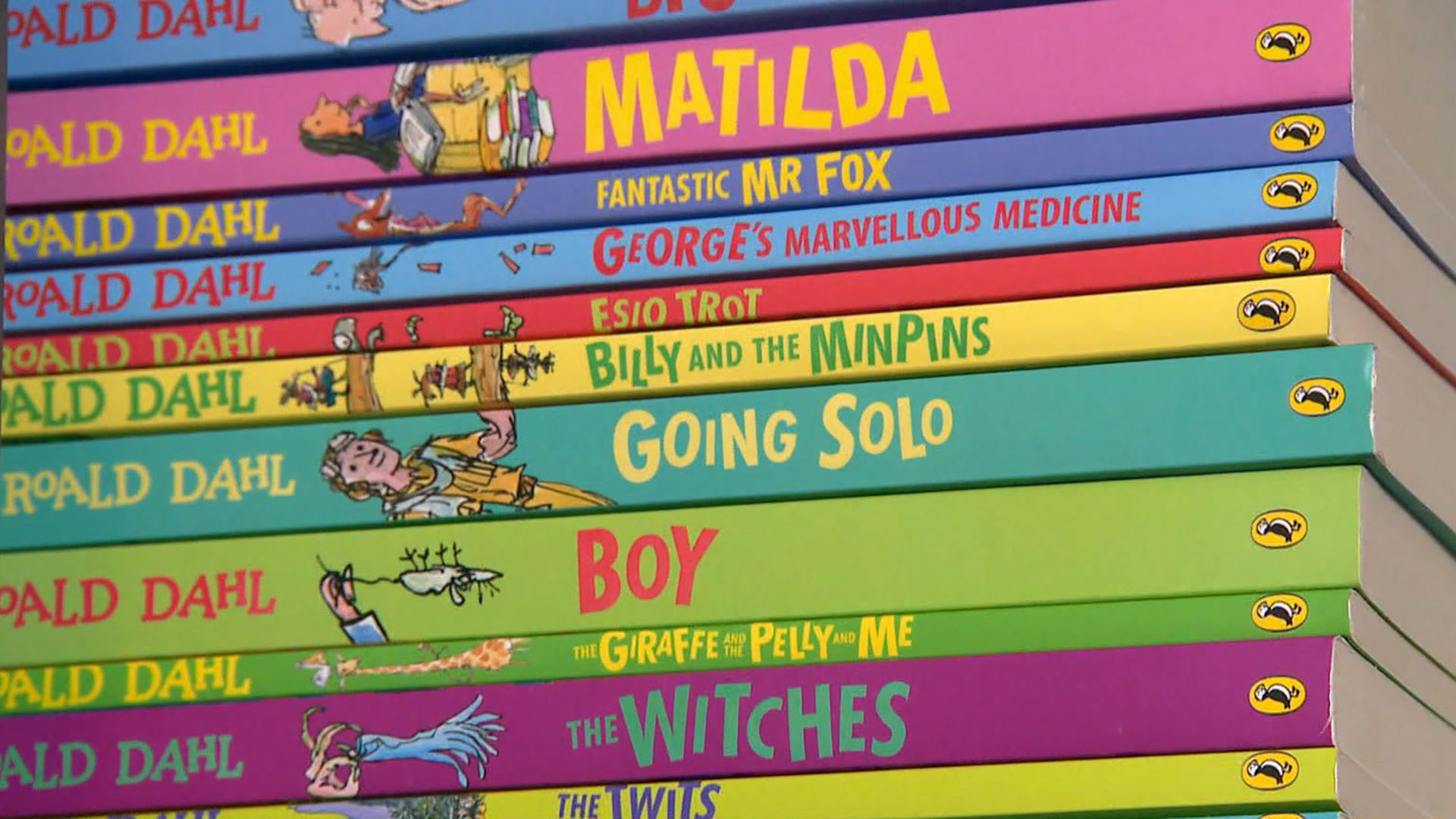 Watch CBS Evening News Florida school district removes over 170 books