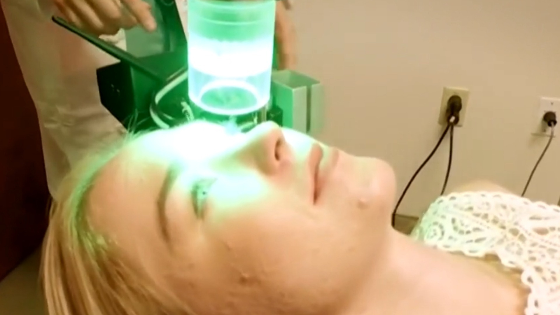 Watch CBS Evening News 3 deaths linked to recalled eye drops Full