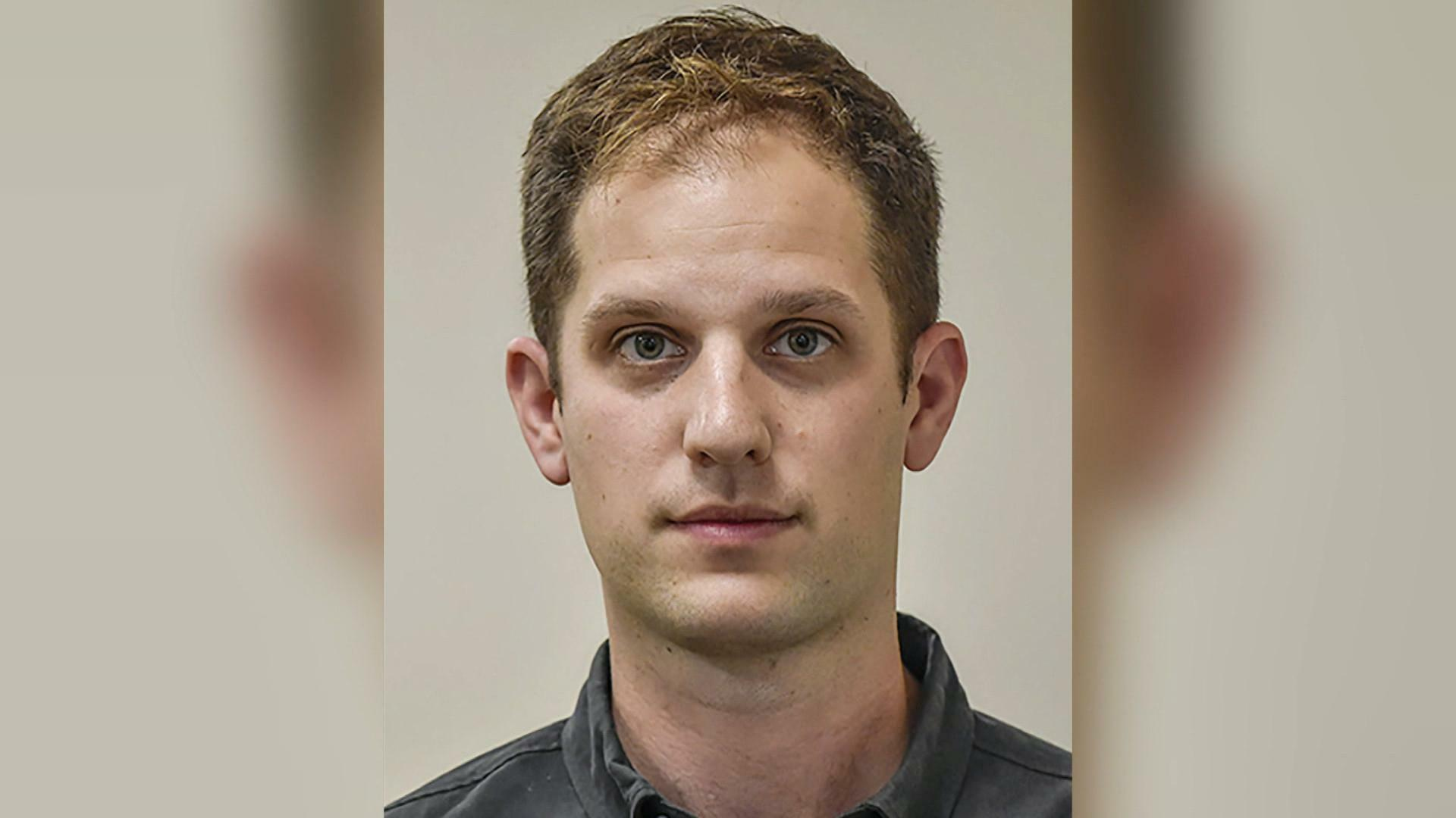 Watch CBS Mornings American reporter detained in Russia - Paramount+