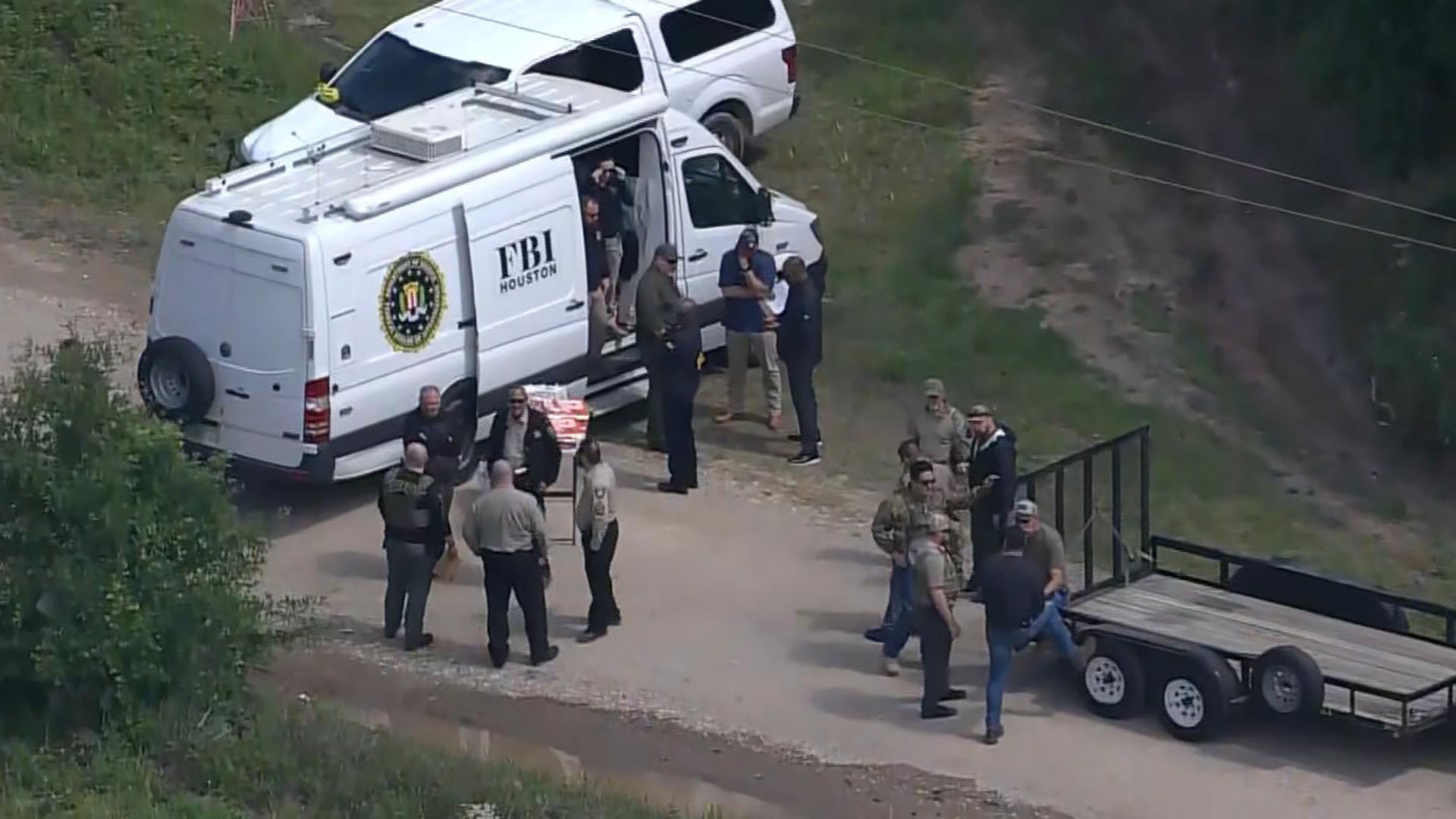 Watch Cbs Mornings Manhunt Underway For Shooting Suspect Full Show On Cbs