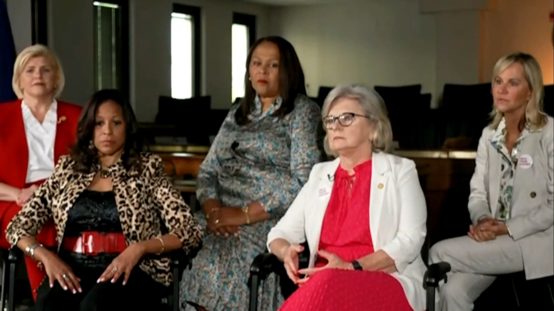 Watch CBS Evening News: Judge temporarily halts South Carolina abortion