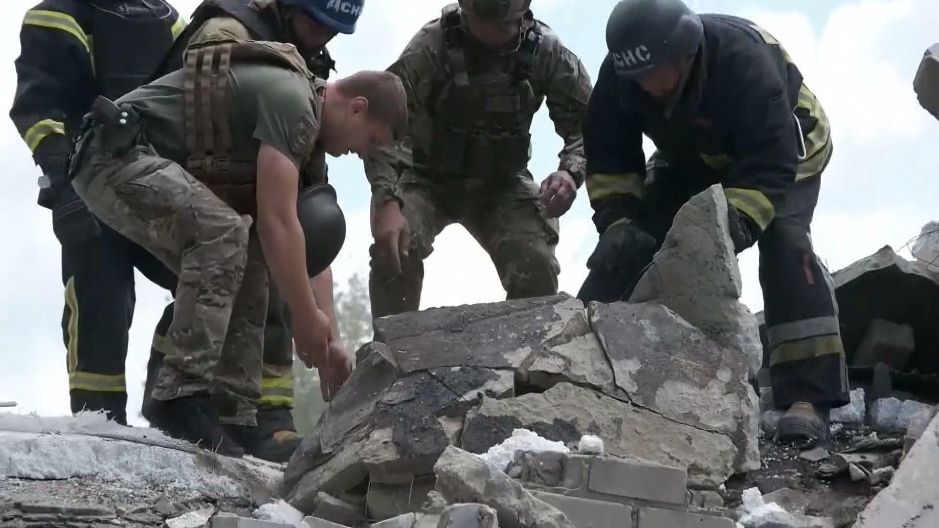 Watch CBS Saturday Morning U.S. to donate more supplies to Ukraine Full show on CBS