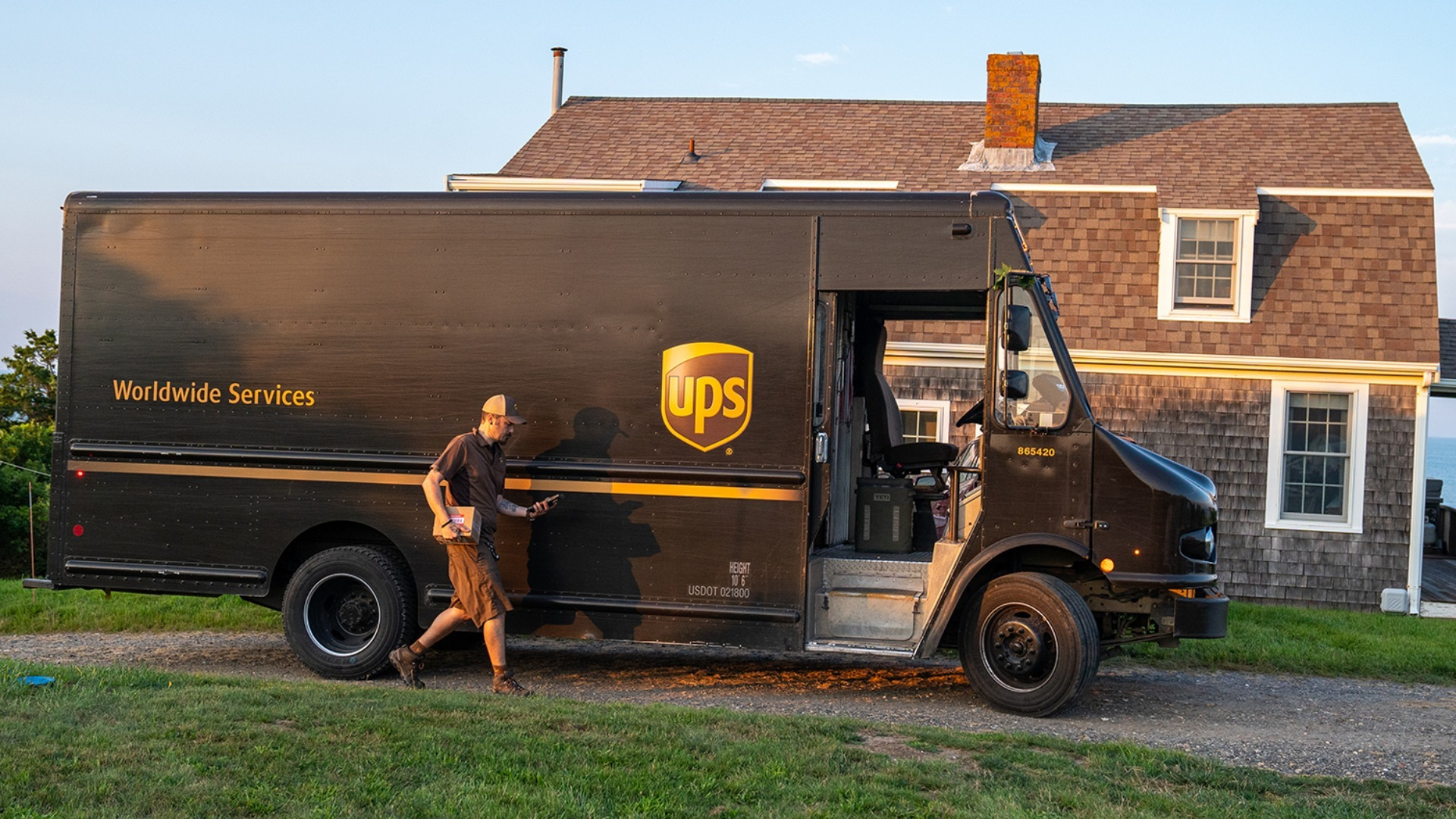 Watch CBS News Union to announce result of UPS contract vote Full