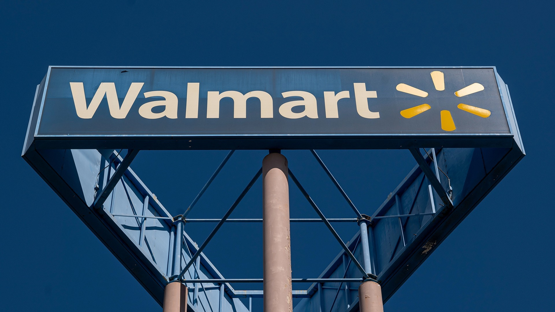 Watch CBS News Walmart cuts starting pay for some new hires Full