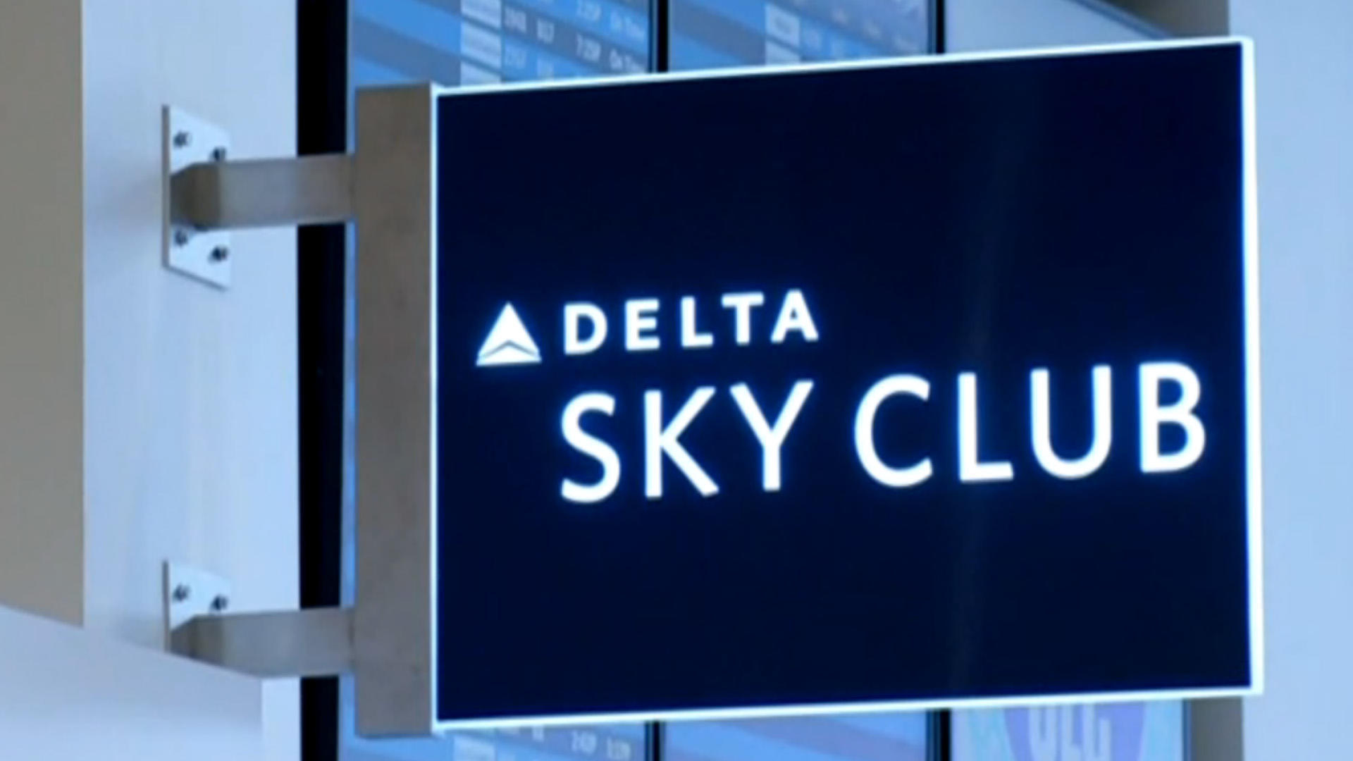 Watch CBS Evening News: Delta CEO admits benefit cuts went too far