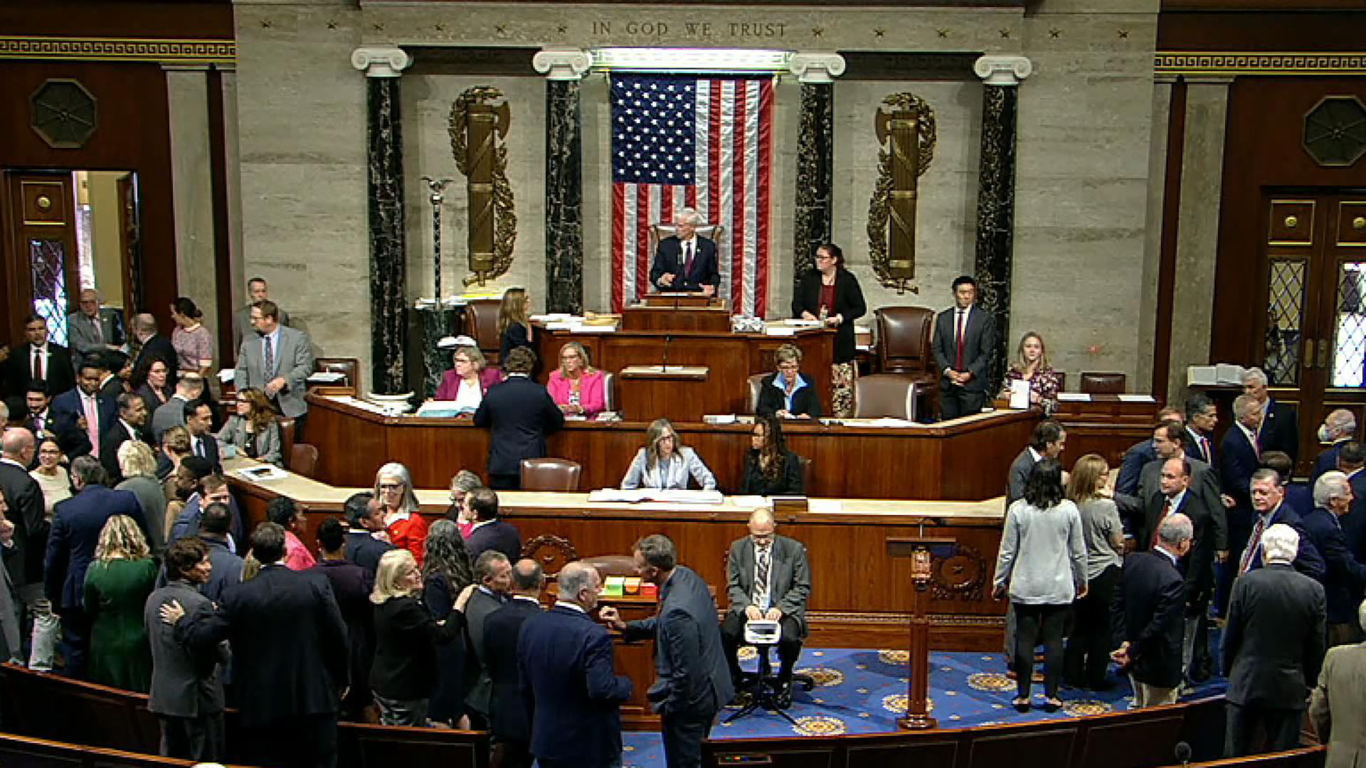 Watch CBS Evening News: Congress passes short-term bill to avert ...