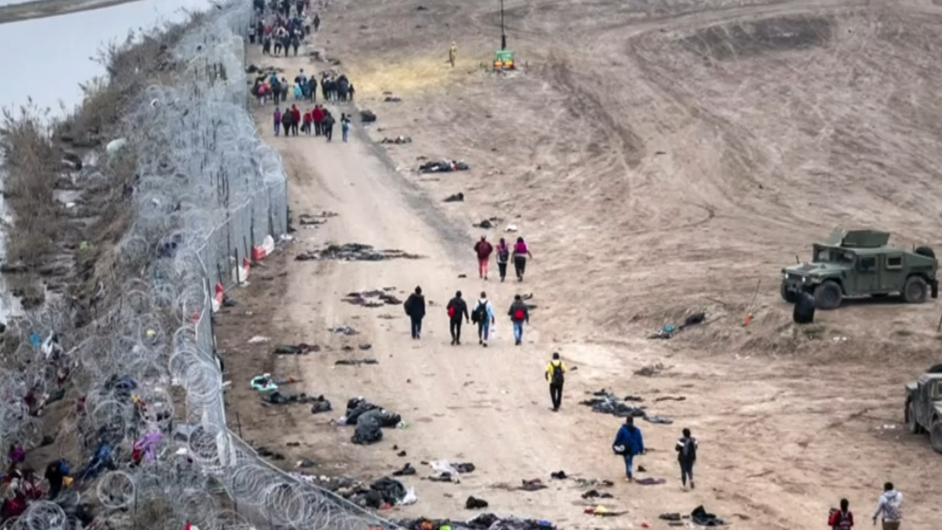 Watch CBS News Why Speaker Johnson is at the border - Paramount+