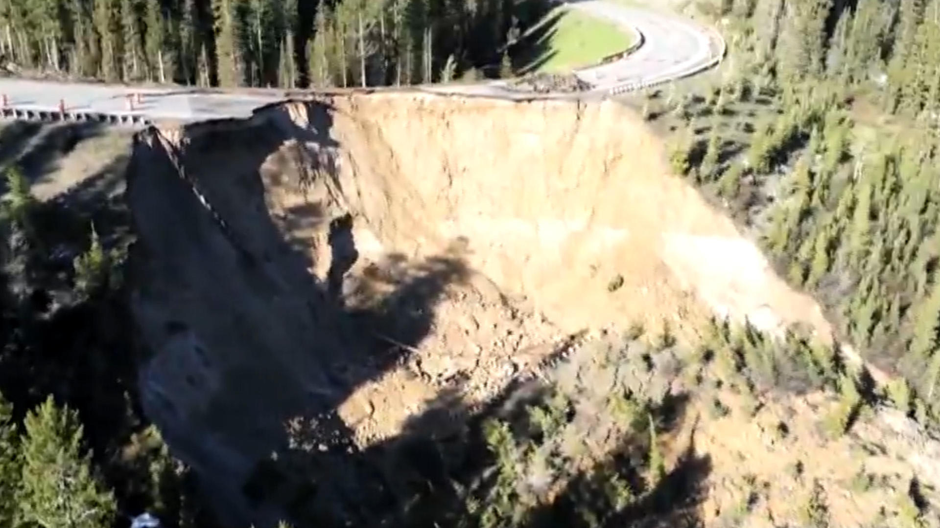 Watch CBS Mornings: Major impacts from Wyoming road collapse - Full ...