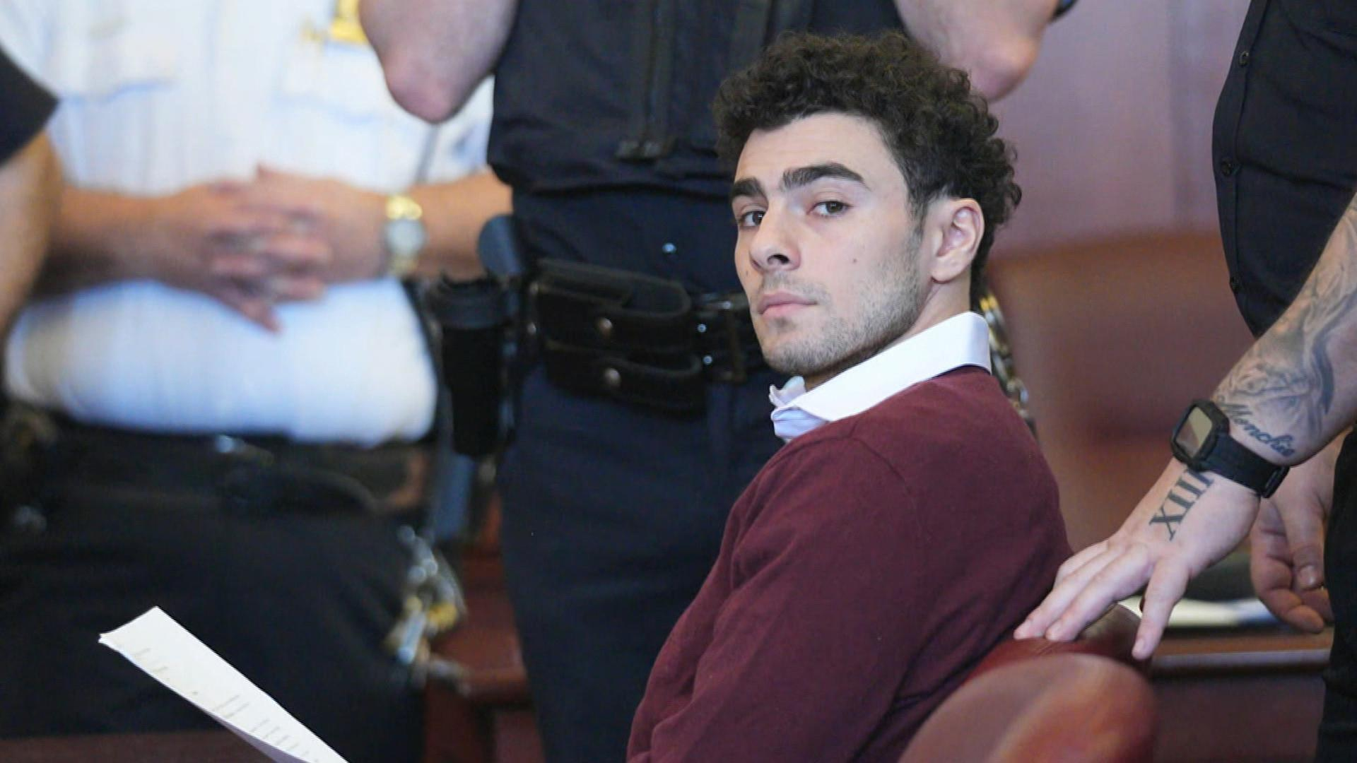 Watch CBS Mornings Accused CEO killer gets legal fund support - Paramount+