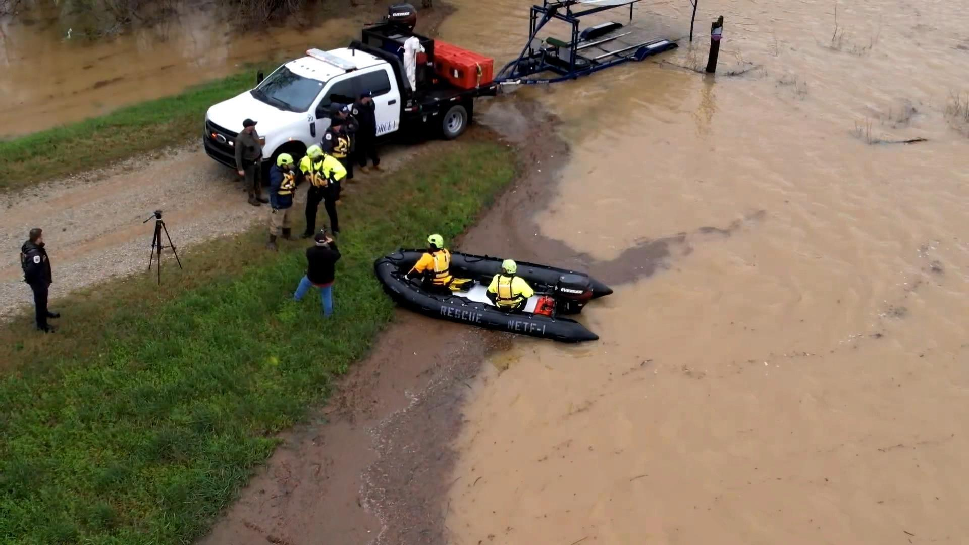 Watch CBS Mornings Extreme flooding hits South and Midwest - Paramount+