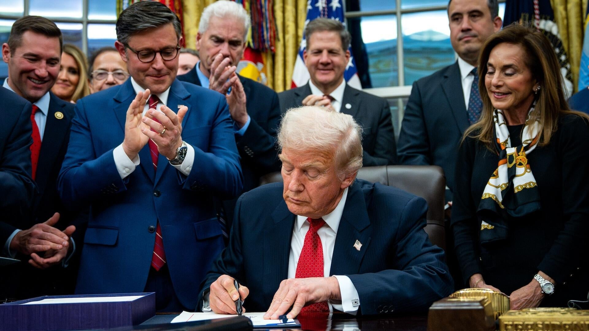 Watch CBS Mornings Longest shutdown ends after Trump signs bill ...