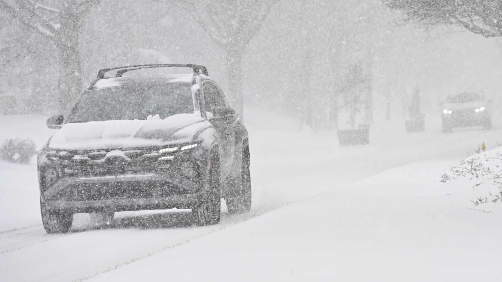 Watch CBS Mornings Heavy snow and strong winds pummel Southeast ...