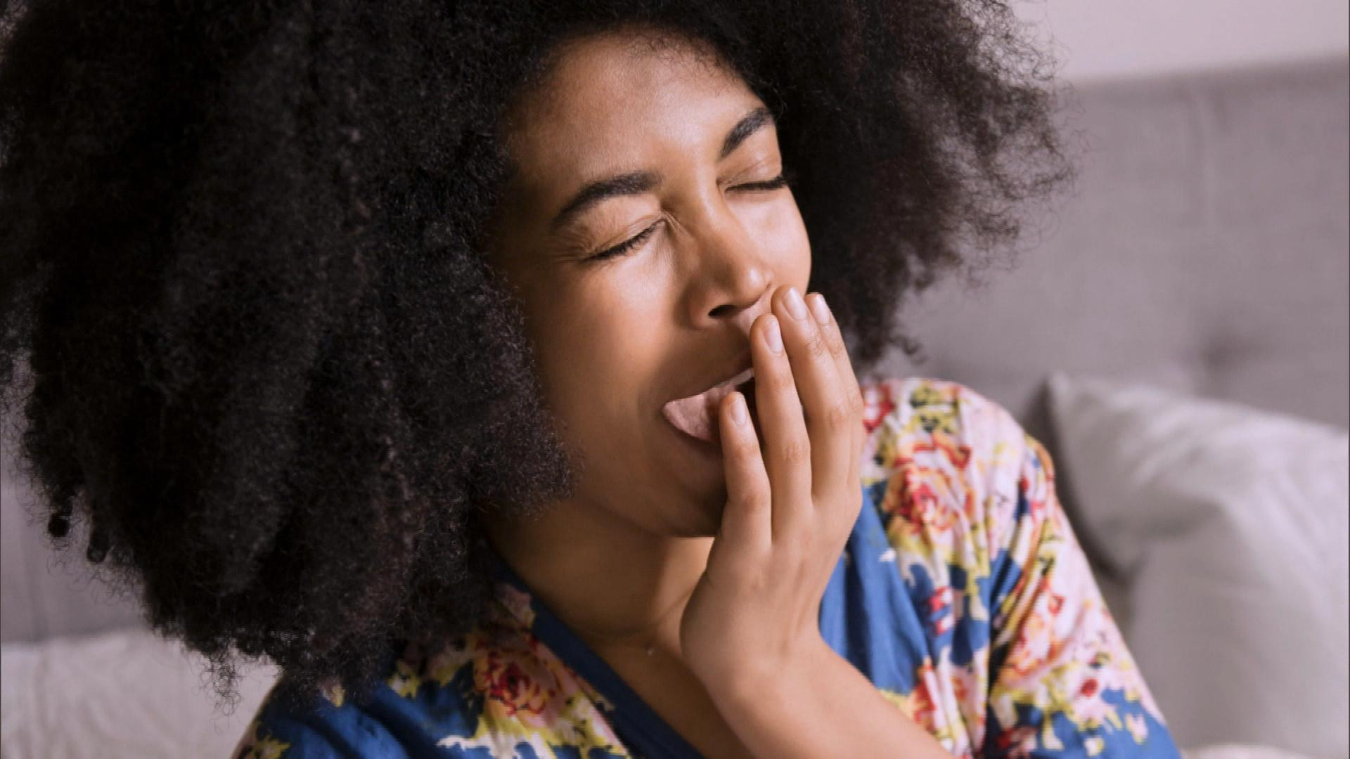 Watch Sunday Morning: Why you can't resist yawning - Full show on CBS