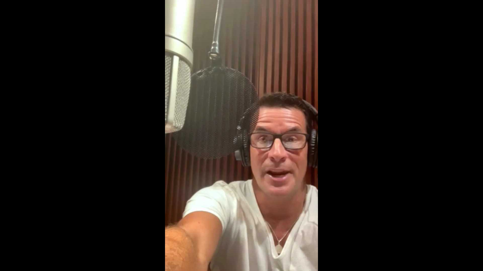 Mike Moreno Narrates his Audiobook THE 17 DAY KICKSTART DIET Mike Moreno Narrates his Audiobook THE 17 DAY KICKSTART DIET