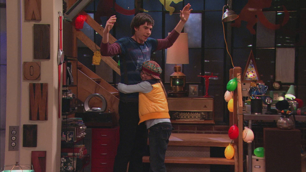 Watch iCarly Season 1 Episode 13: iAm Your Biggest Fan ...