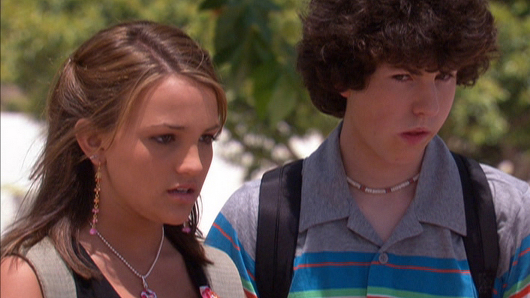 Watch Zoey 101 Season 2 Episode 4 Bad Girl Full Show On Cbs All Access 