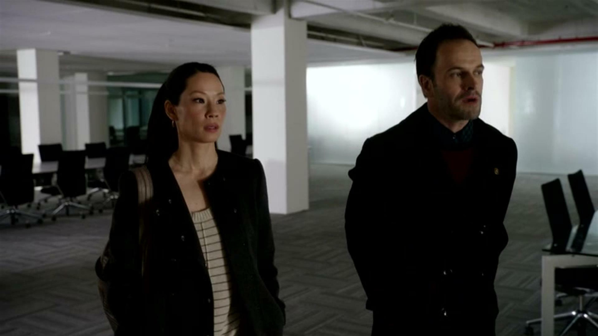 Regarder Elementary Saison 1 Épisode 13 Elementary Jeux de guerre série entière sur