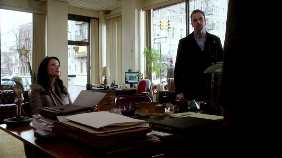 Regarder Elementary Saison 1 Épisode 20 Elementary Fiel, mensonge et vidéo série entière