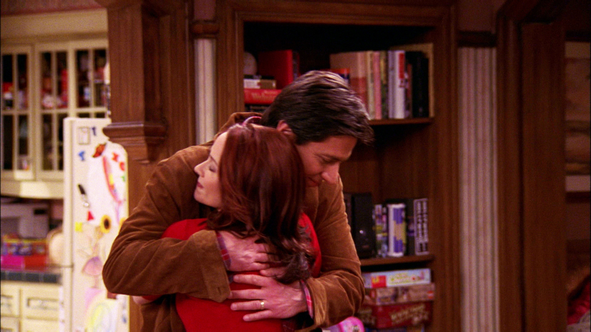 Watch Everybody Loves Raymond Season 7 Episode 22: Baggage