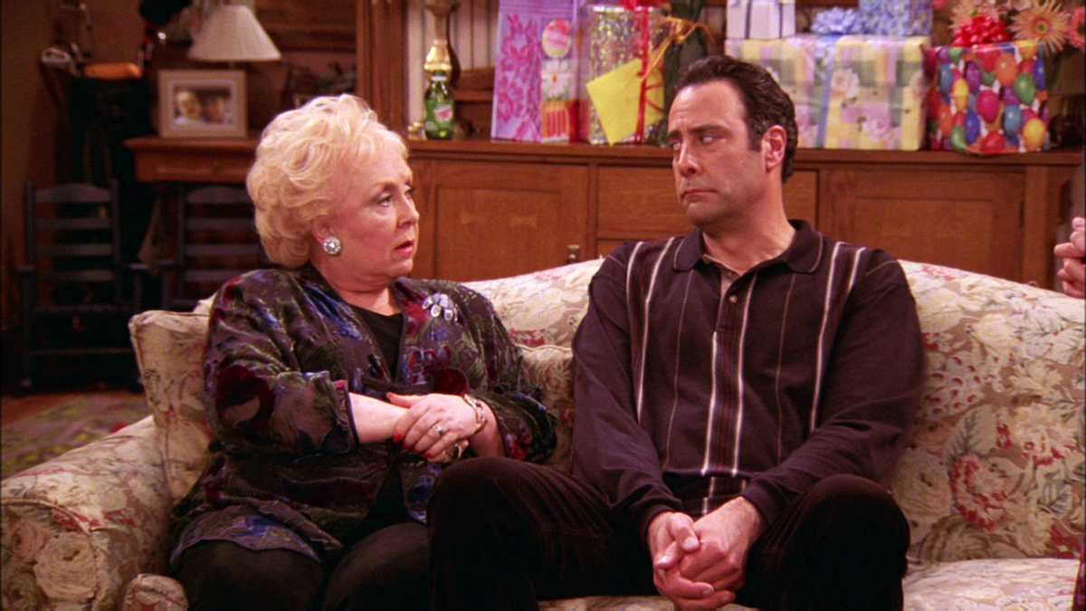 Watch Everybody Loves Raymond Season 9 Episode 15: Everybody Loves