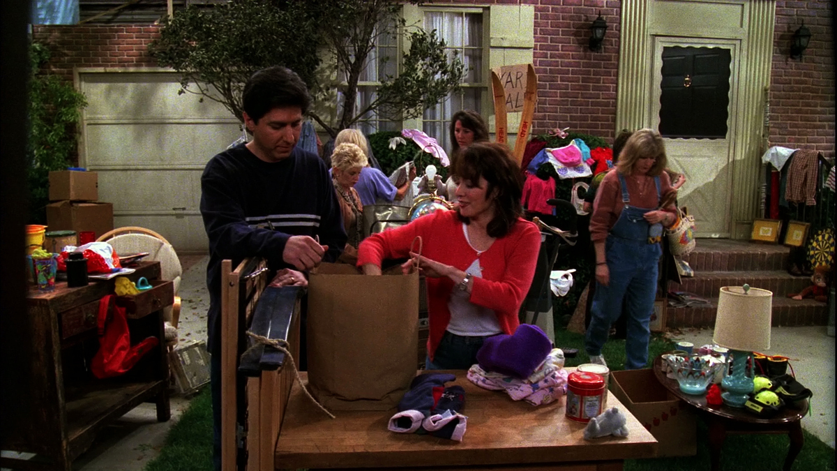 Watch Everybody Loves Raymond Season 2 Episode 23 Everybody Loves