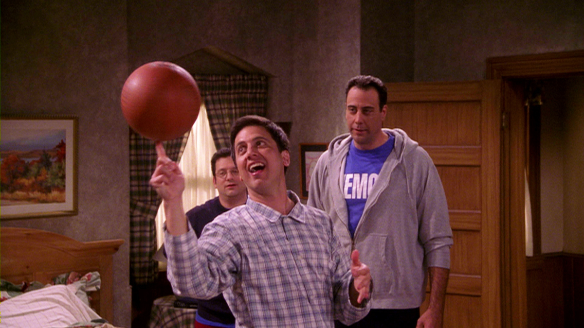 Watch Everybody Loves Raymond Season 5 Episode 10: Everybody