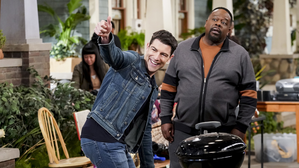 Watch The Neighborhood Season 1 Episode 14: Welcome to the Yard Sale