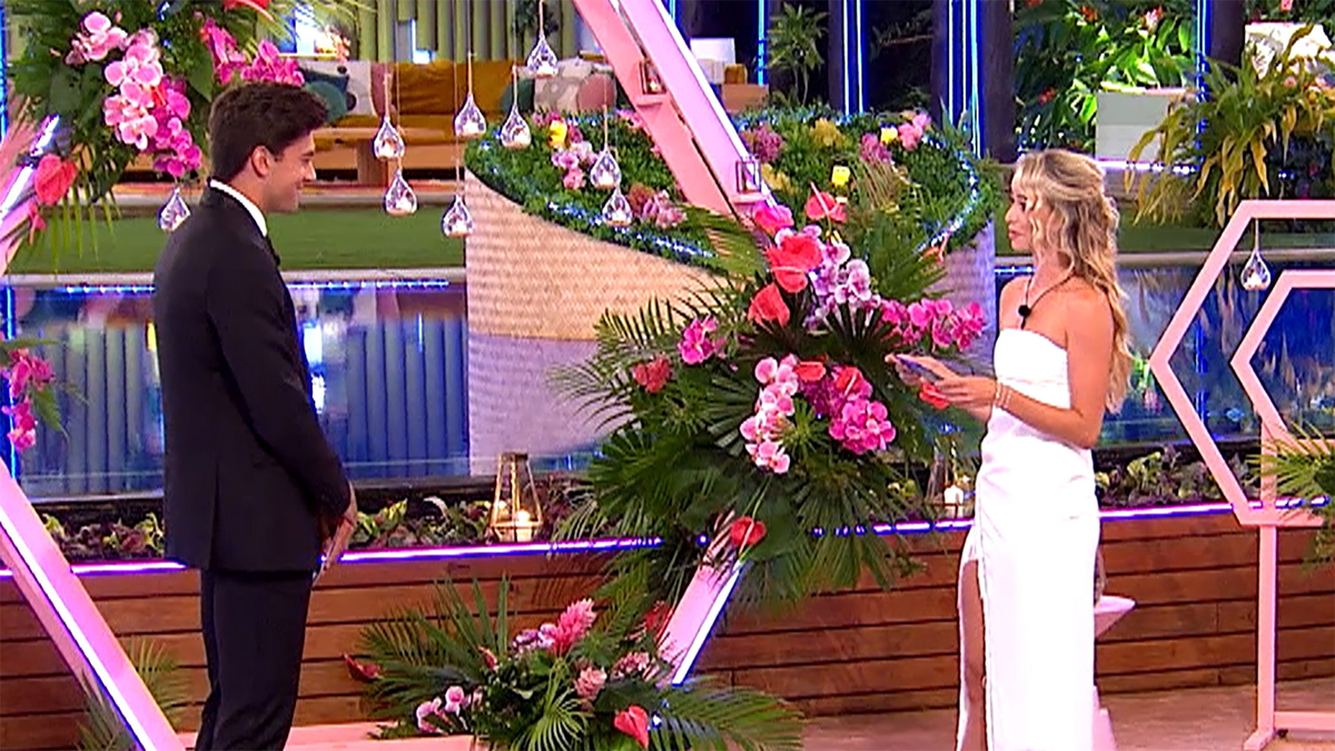 Watch Love Island Love Island Usa The Couples Offer
