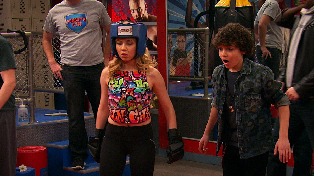 When Sam and Cat try to help Goomer with a supposed bully at his gym, Sam e...