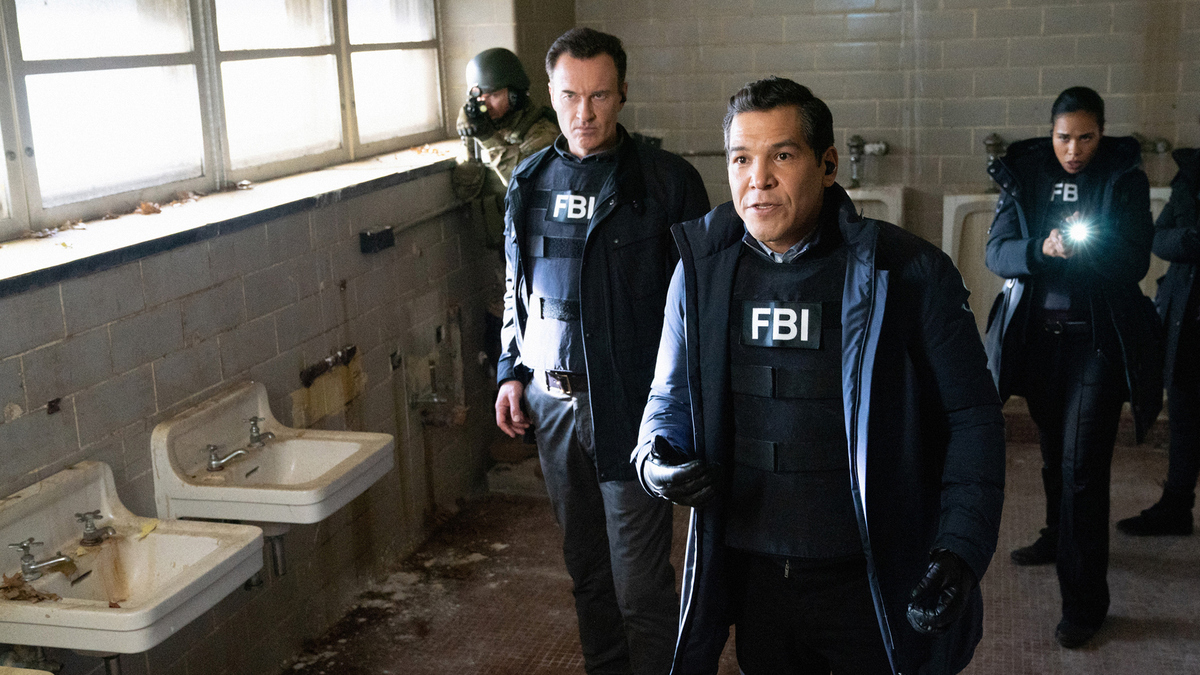 Watch FBI Most Wanted Season 1 Episode 7: Ghost - Full show on CBS All