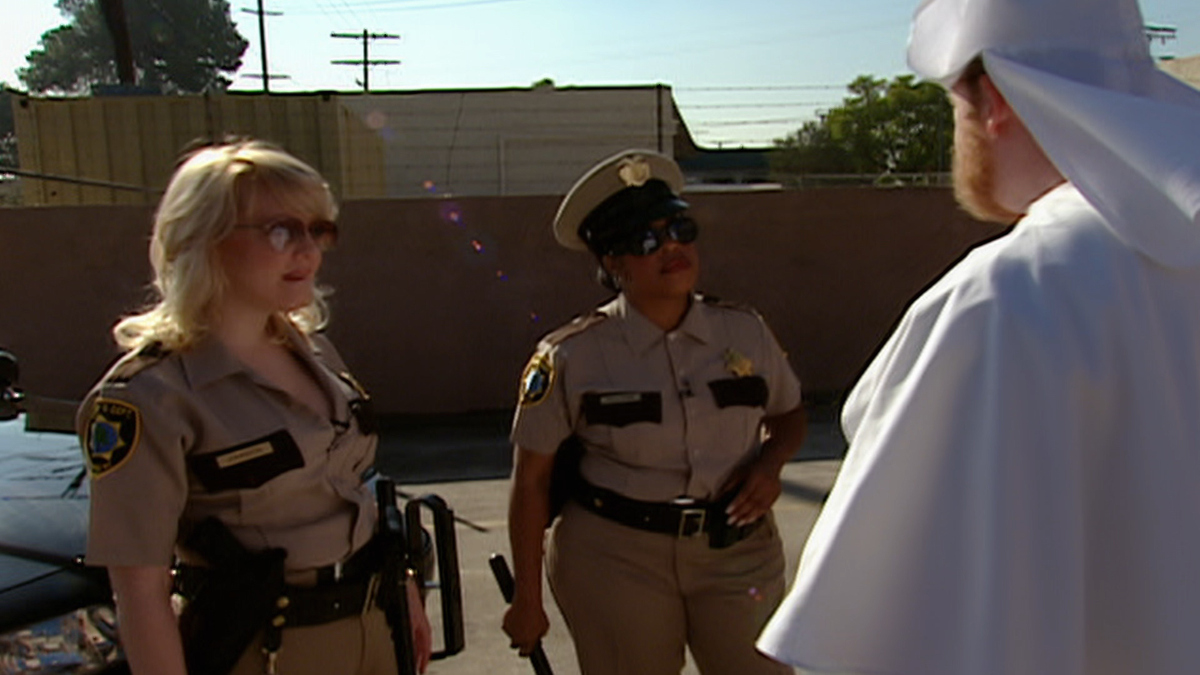 Watch RENO 911! Season 2 Episode 4 Dangle's Wife Visits Full show on