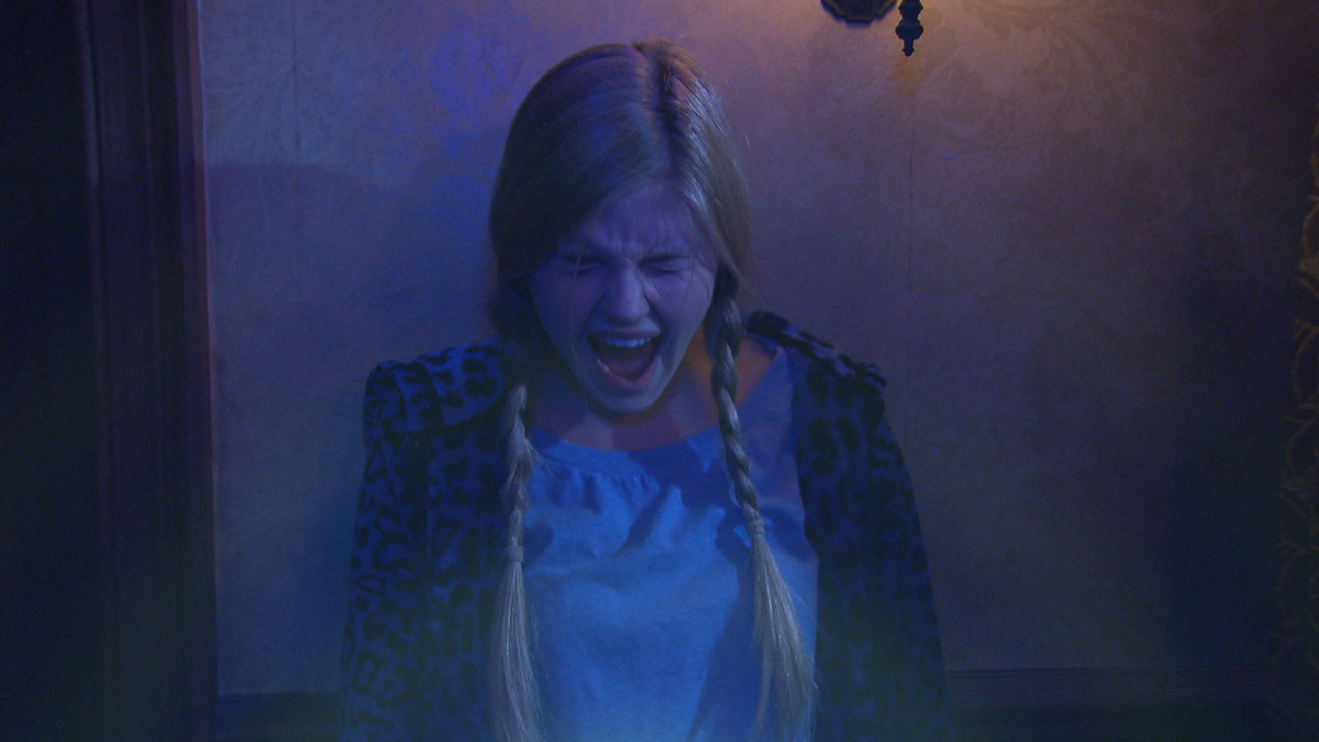 Watch House of Anubis Season 2 Episode 8 House of Who?/House of Frauds